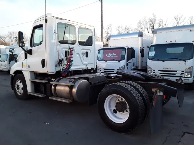 2016 FREIGHTLINER/MERCEDES CASCADIA 125