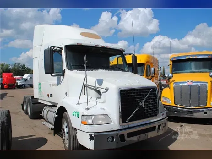 2007 VOLVO VNM64T630