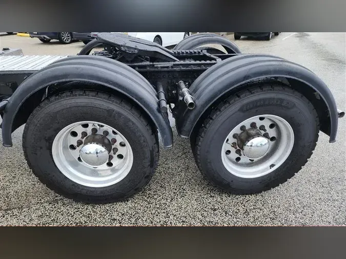 2018 VOLVO VNL670