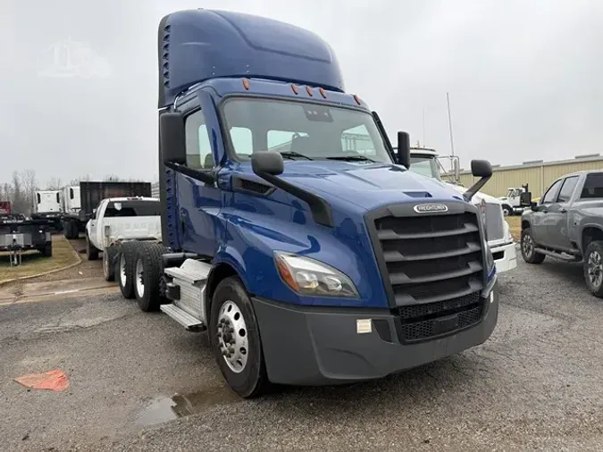 2021 FREIGHTLINER CASCADIA 116