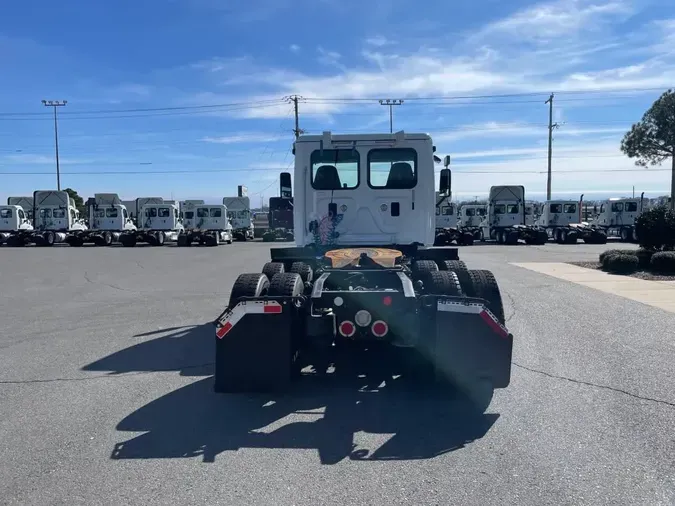 2016 FREIGHTLINER/MERCEDES CASCADIA 125f847a4fc78df10c2215451e26420c3c1