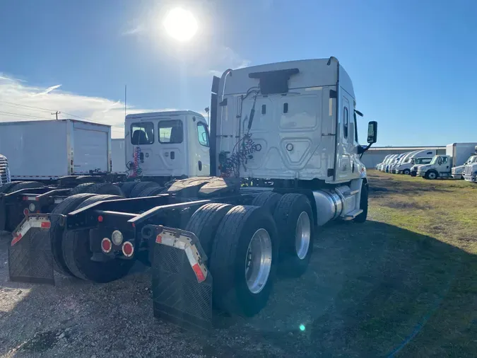 2019 FREIGHTLINER/MERCEDES CASCADIA 113