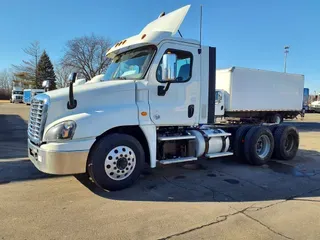 2018 FREIGHTLINER/MERCEDES CASCADIA 125