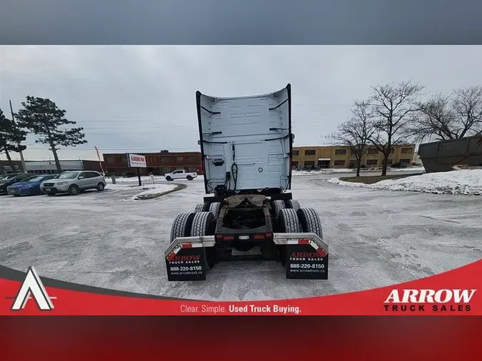 2021 VOLVO VNL760