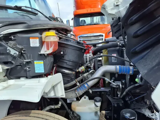 2022 FREIGHTLINER/MERCEDES M2 106