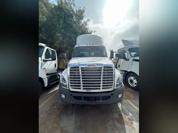 2019 FREIGHTLINER/MERCEDES CASCADIA 125
