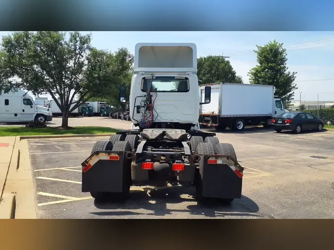 2019 NAVISTAR INTERNATIONAL LT625 DAYCAB T/A
