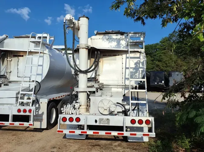 2016 LEDWELL BODY CO 40' TANKER