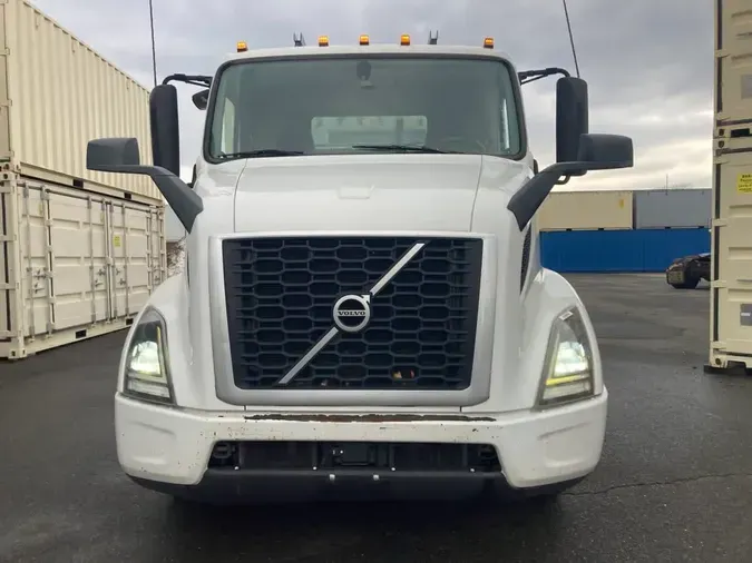 2019 VOLVO VNR42T 300