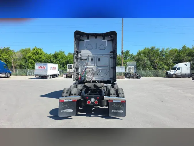 2025 Freightliner Cascadia 126
