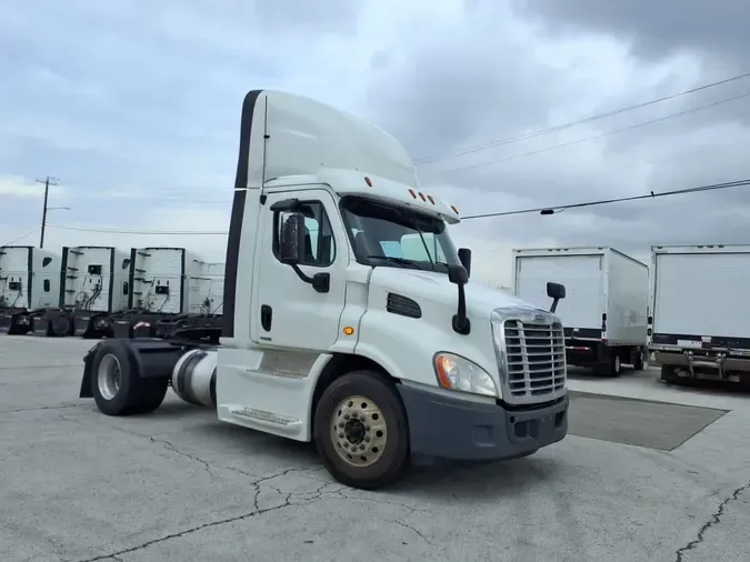 2019 FREIGHTLINER CASCADIA 113