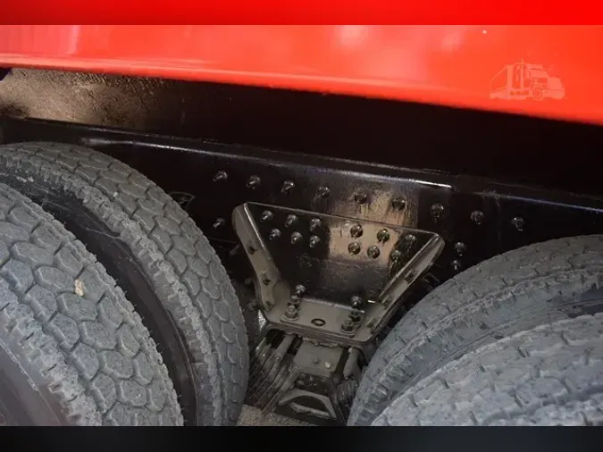 2022 PETERBILT 348