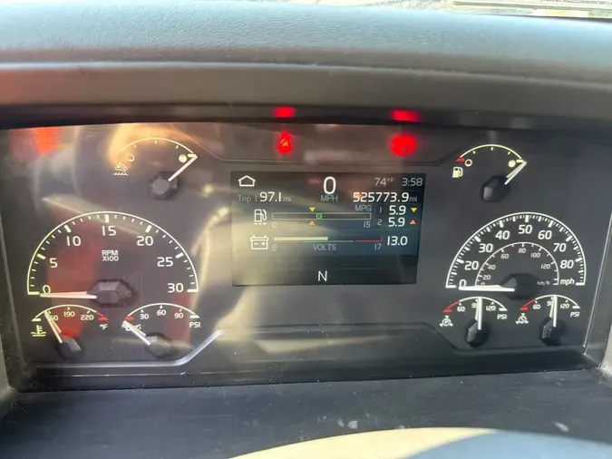 2020 VOLVO VNL64T-760f85b04cd17f7d448320ee27da7b93bc5