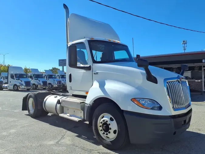 2021 NAVISTAR INTERNATIONAL LT625 DAYCAB S/A