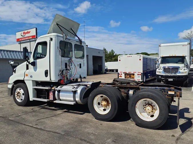 2017 FREIGHTLINER/MERCEDES CASCADIA 125