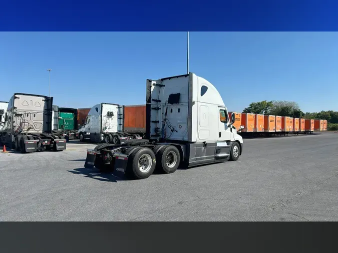 2022 Freightliner Cascadia 126