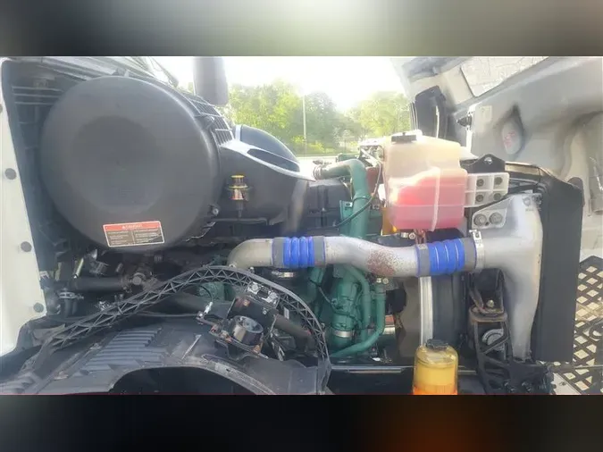 2018 VOLVO VNL670