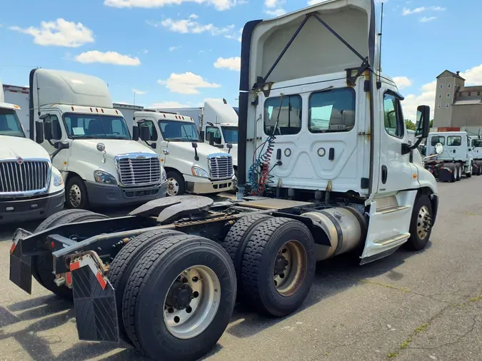 2019 FREIGHTLINER/MERCEDES CASCADIA 125