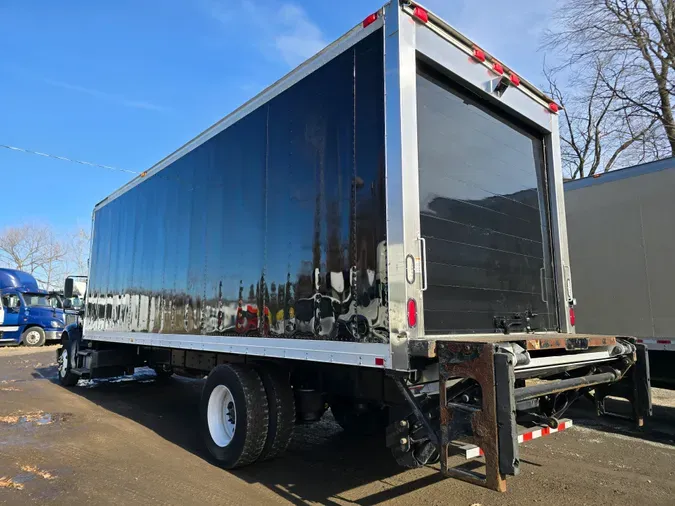 2016 FREIGHTLINER/MERCEDES M2 106