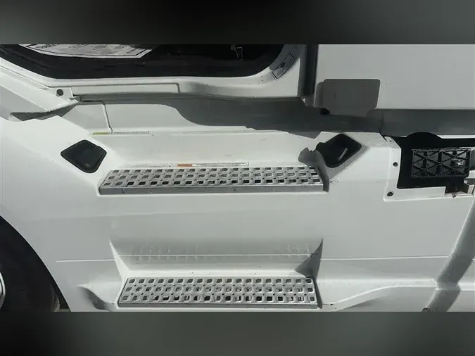 2019 VOLVO VNL760