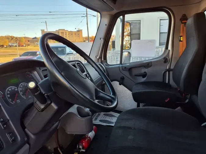 2018 FREIGHTLINER/MERCEDES M2 106f8663f1605ff6c592658ed283c12b606