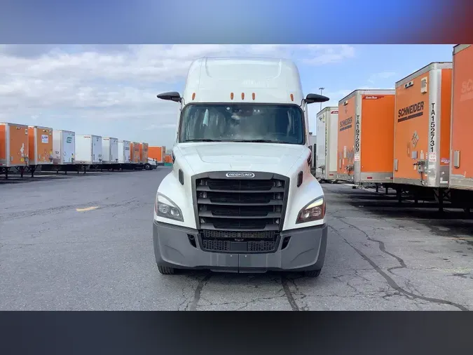 2022 Freightliner Cascadia 126