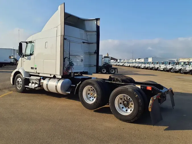 2020 VOLVO VNR62T640