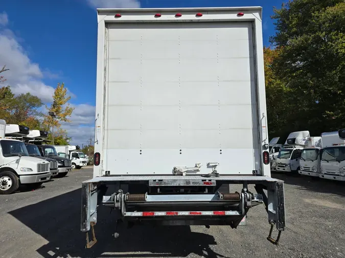 2018 FREIGHTLINER/MERCEDES M2 106