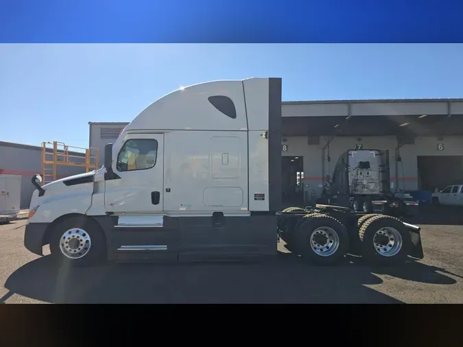 2024 Freightliner Cascadia 126f86b33496dcd1635e1a8406e7a65d9ac