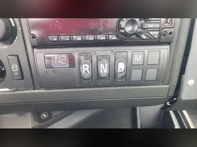 2021 VOLVO VNL64T300