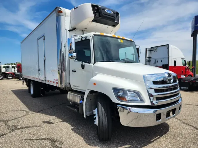 2015 HINO 268