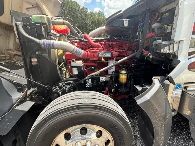 2023 Kenworth W990