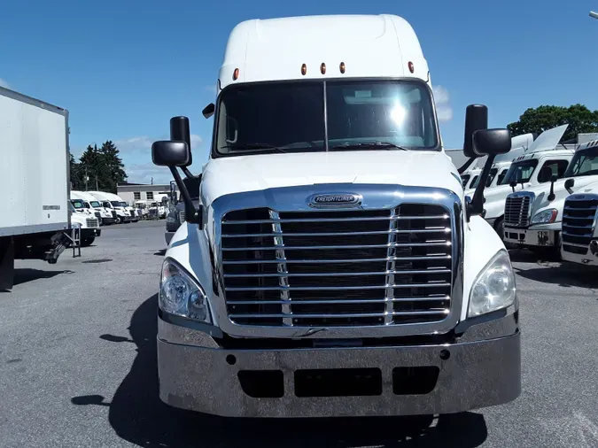 2020 FREIGHTLINER/MERCEDES CASCADIA 125