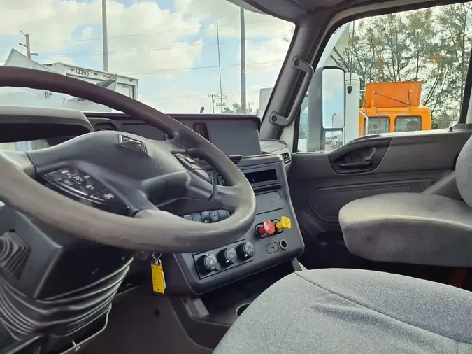 2019 NAVISTAR INTERNATIONAL RH613 DAYCAB S/A