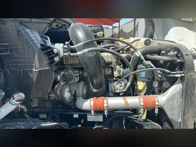 2023 Freightliner Cascadia 126