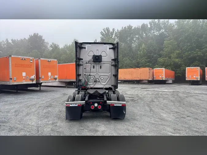 2023 Freightliner Cascadia 126