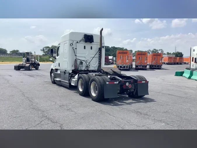 2021 Freightliner Cascadia 126f888b0de6c1787e23efcd59482e1b07d
