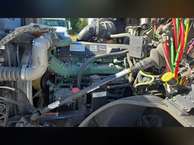 2019 Volvo VNL300f8894ba9e14d0d6ecd8849d5334099e3