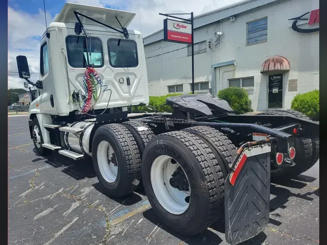 2020 FREIGHTLINER CASCADIA 125
