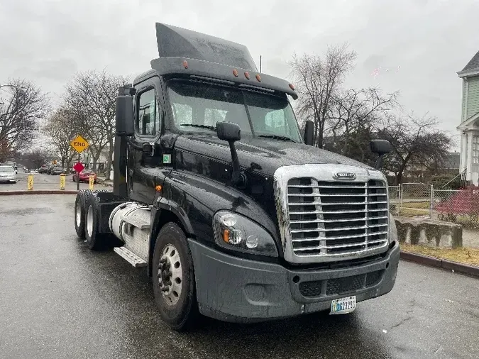 2018 Freightliner X12564STf88a8ee0ac7a54384d179a5054d4c156