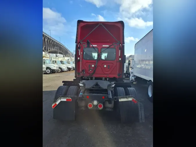 2019 FREIGHTLINER/MERCEDES CASCADIA 125