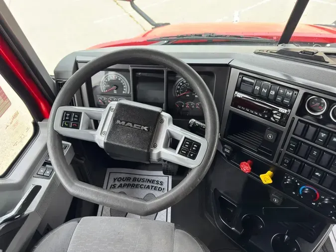 2019 MACK ANTHEMf88efc90d7284ba1cc713ae8f54b1748