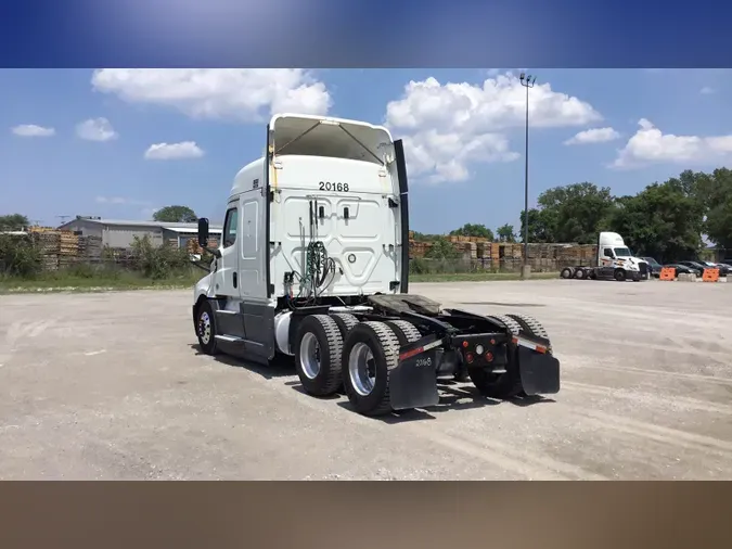 2020 Freightliner Cascadia 126