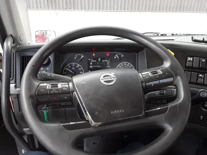 2019 VOLVO VNL64T-300