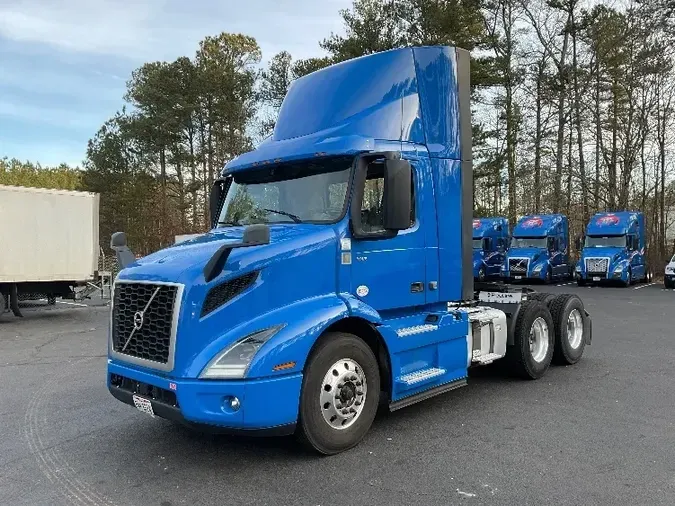 2020 Volvo VNR64300