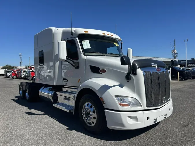 2022 Peterbilt 579