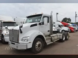 2020 KENWORTH T880