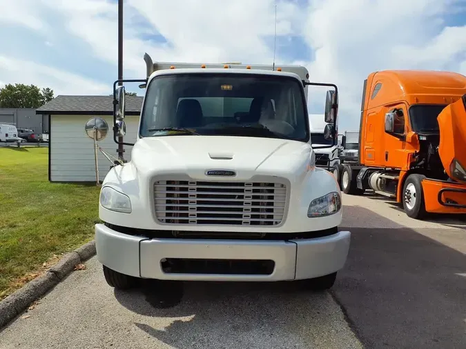 2017 FREIGHTLINER M2 106