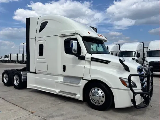 2023 Freightliner Cascadia 126