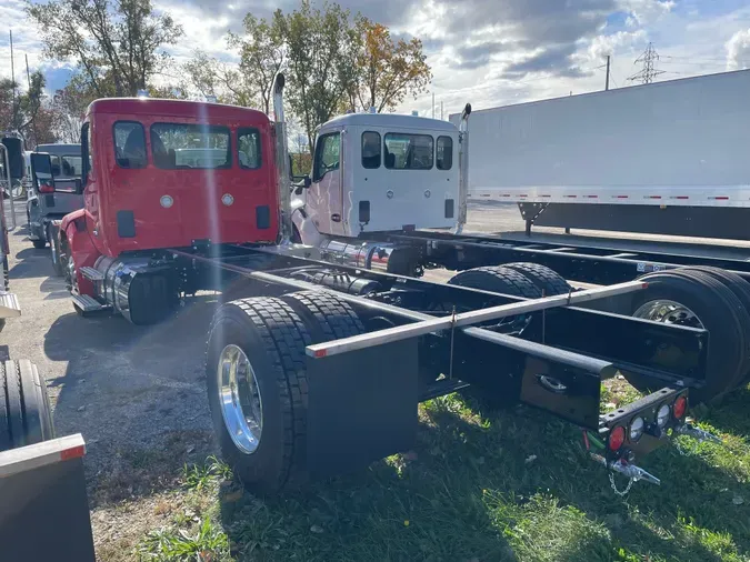 2025 Kenworth T280